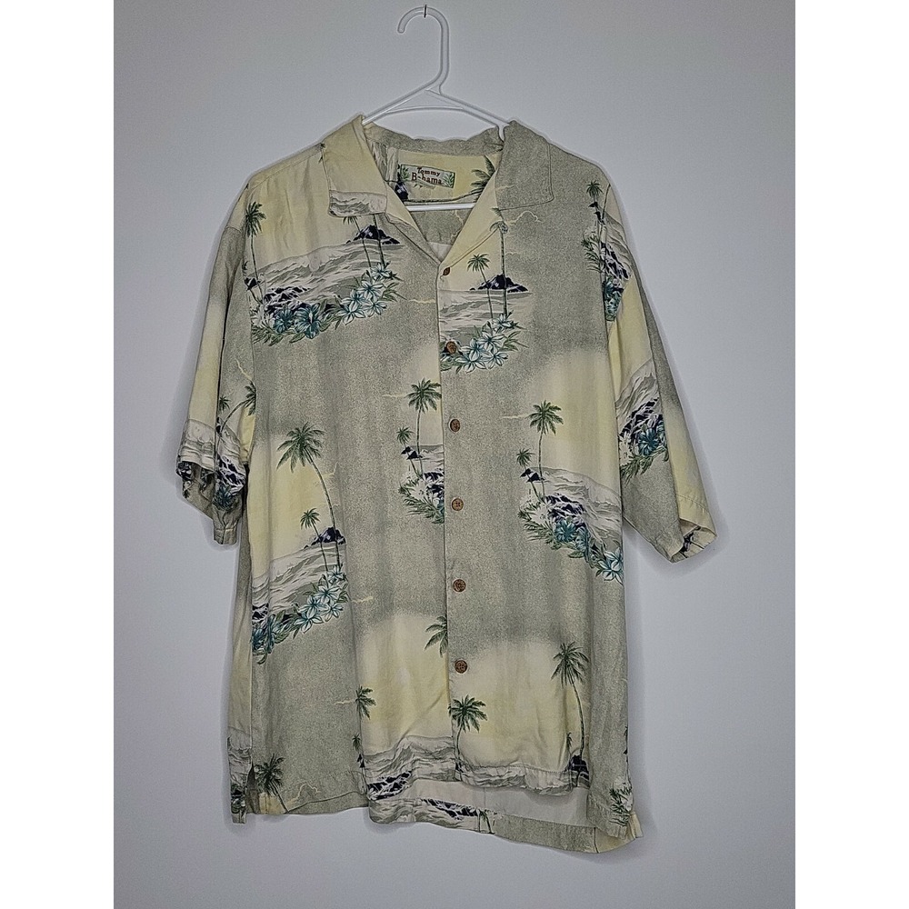 Tommy Bahama Men Size L 100% Silk Short Sleeve Button Front Island Scenery